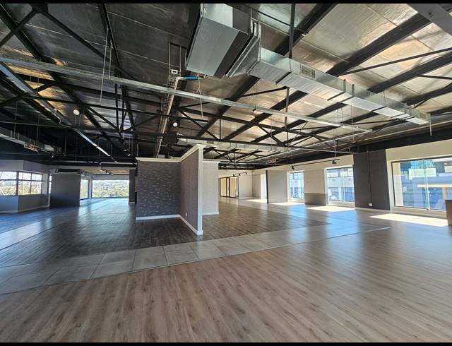 768M² SHOWROOM TO LET IN KRAMERVILLE